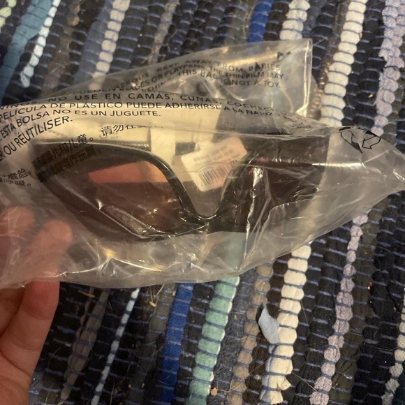 American Eagle Sunglasses Brand New in Packaging - Picture 4 of 4